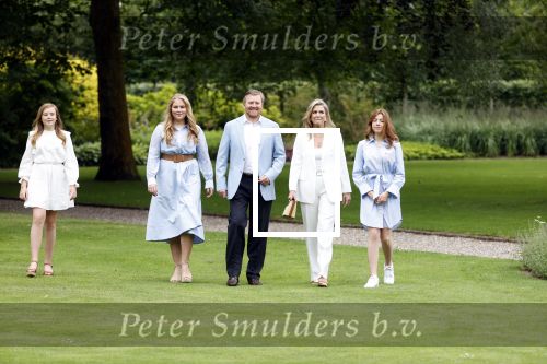 Den Haag  17 juli 2020
Koninklijk fotouurtje in de tuin van Huis ten Bosch . Vanwege corona was er veel minder pers uitgenodigd dan andere jaren. Aanwezig koning Willem Alexander Koningina Maxima en de prinsessen Amalia Alexia en Ariane .