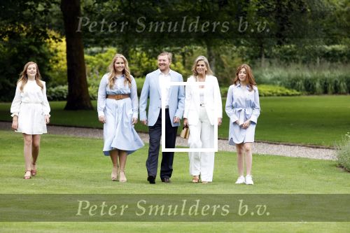 Den Haag  17 juli 2020
Koninklijk fotouurtje in de tuin van Huis ten Bosch . Vanwege corona was er veel minder pers uitgenodigd dan andere jaren. Aanwezig koning Willem Alexander Koningina Maxima en de prinsessen Amalia Alexia en Ariane .