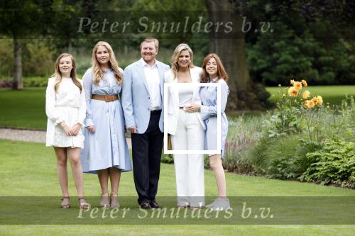 Den Haag  17 juli 2020
Koninklijk fotouurtje in de tuin van Huis ten Bosch . Vanwege corona was er veel minder pers uitgenodigd dan andere jaren. Aanwezig koning Willem Alexander Koningina Maxima en de prinsessen Amalia Alexia en Ariane .