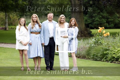 Den Haag  17 juli 2020
Koninklijk fotouurtje in de tuin van Huis ten Bosch . Vanwege corona was er veel minder pers uitgenodigd dan andere jaren. Aanwezig koning Willem Alexander Koningina Maxima en de prinsessen Amalia Alexia en Ariane .