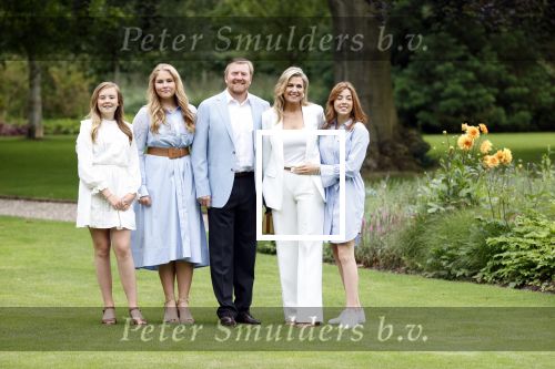 Den Haag  17 juli 2020
Koninklijk fotouurtje in de tuin van Huis ten Bosch . Vanwege corona was er veel minder pers uitgenodigd dan andere jaren. Aanwezig koning Willem Alexander Koningina Maxima en de prinsessen Amalia Alexia en Ariane .