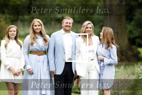 Den Haag  17 juli 2020
Koninklijk fotouurtje in de tuin van Huis ten Bosch . Vanwege corona was er veel minder pers uitgenodigd dan andere jaren. Aanwezig koning Willem Alexander Koningina Maxima en de prinsessen Amalia Alexia en Ariane .