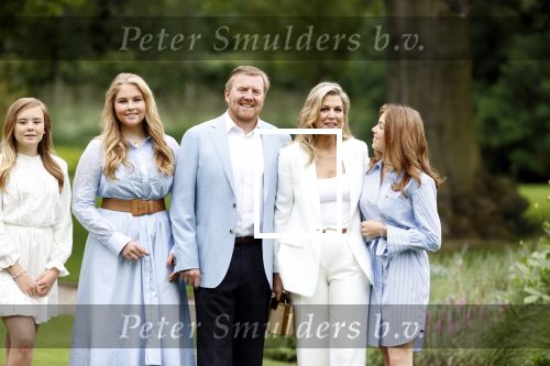 Den Haag  17 juli 2020
Koninklijk fotouurtje in de tuin van Huis ten Bosch . Vanwege corona was er veel minder pers uitgenodigd dan andere jaren. Aanwezig koning Willem Alexander Koningina Maxima en de prinsessen Amalia Alexia en Ariane .