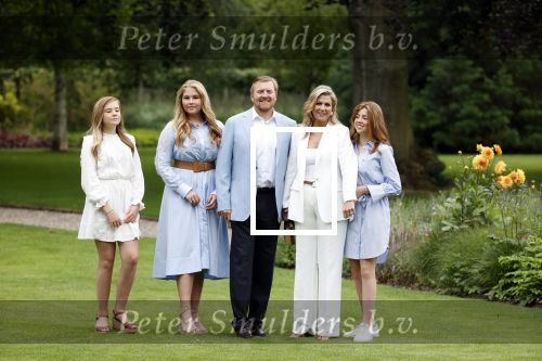 Den Haag  17 juli 2020
Koninklijk fotouurtje in de tuin van Huis ten Bosch . Vanwege corona was er veel minder pers uitgenodigd dan andere jaren. Aanwezig koning Willem Alexander Koningina Maxima en de prinsessen Amalia Alexia en Ariane .