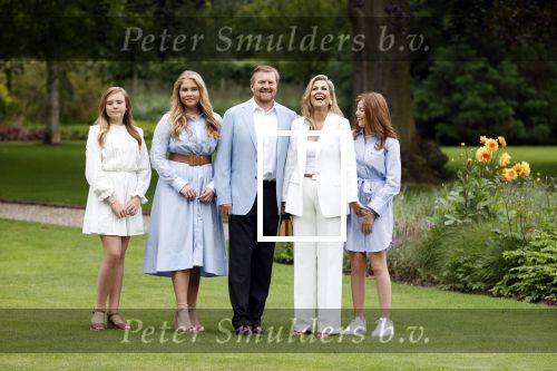 Den Haag  17 juli 2020
Koninklijk fotouurtje in de tuin van Huis ten Bosch . Vanwege corona was er veel minder pers uitgenodigd dan andere jaren. Aanwezig koning Willem Alexander Koningina Maxima en de prinsessen Amalia Alexia en Ariane .