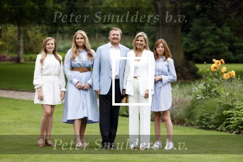 Den Haag  17 juli 2020
Koninklijk fotouurtje in de tuin van Huis ten Bosch . Vanwege corona was er veel minder pers uitgenodigd dan andere jaren. Aanwezig koning Willem Alexander Koningina Maxima en de prinsessen Amalia Alexia en Ariane .