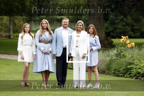 Den Haag  17 juli 2020
Koninklijk fotouurtje in de tuin van Huis ten Bosch . Vanwege corona was er veel minder pers uitgenodigd dan andere jaren. Aanwezig koning Willem Alexander Koningina Maxima en de prinsessen Amalia Alexia en Ariane .