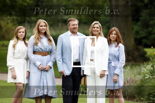 Den Haag  17 juli 2020
Koninklijk fotouurtje in de tuin van Huis ten Bosch . Vanwege corona was er veel minder pers uitgenodigd dan andere jaren. Aanwezig koning Willem Alexander Koningina Maxima en de prinsessen Amalia Alexia en Ariane .
