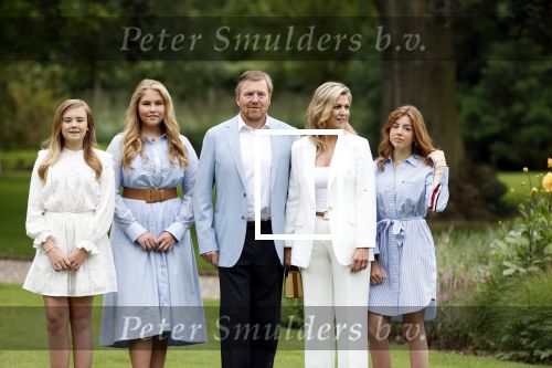 Den Haag  17 juli 2020
Koninklijk fotouurtje in de tuin van Huis ten Bosch . Vanwege corona was er veel minder pers uitgenodigd dan andere jaren. Aanwezig koning Willem Alexander Koningina Maxima en de prinsessen Amalia Alexia en Ariane .