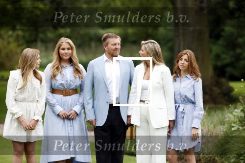 Den Haag  17 juli 2020
Koninklijk fotouurtje in de tuin van Huis ten Bosch . Vanwege corona was er veel minder pers uitgenodigd dan andere jaren. Aanwezig koning Willem Alexander Koningina Maxima en de prinsessen Amalia Alexia en Ariane .