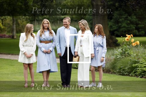 Den Haag  17 juli 2020
Koninklijk fotouurtje in de tuin van Huis ten Bosch . Vanwege corona was er veel minder pers uitgenodigd dan andere jaren. Aanwezig koning Willem Alexander Koningina Maxima en de prinsessen Amalia Alexia en Ariane .