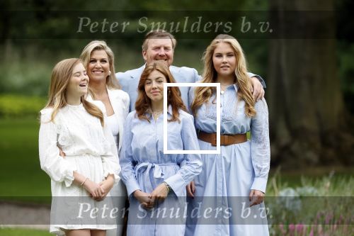 Den Haag  17 juli 2020
Koninklijk fotouurtje in de tuin van Huis ten Bosch . Vanwege corona was er veel minder pers uitgenodigd dan andere jaren. Aanwezig koning Willem Alexander Koningina Maxima en de prinsessen Amalia Alexia en Ariane .