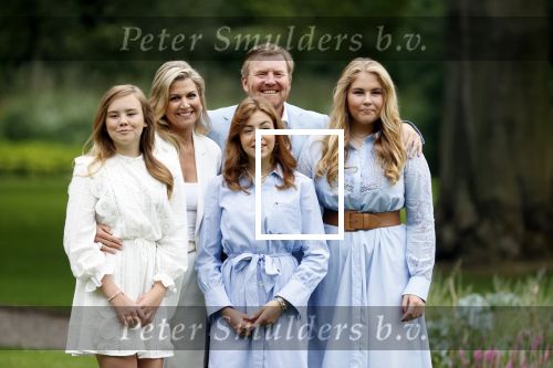Den Haag  17 juli 2020
Koninklijk fotouurtje in de tuin van Huis ten Bosch . Vanwege corona was er veel minder pers uitgenodigd dan andere jaren. Aanwezig koning Willem Alexander Koningina Maxima en de prinsessen Amalia Alexia en Ariane .