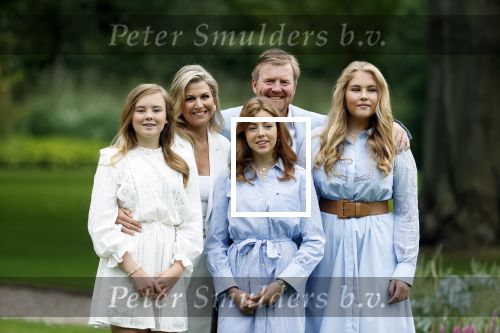 Den Haag  17 juli 2020
Koninklijk fotouurtje in de tuin van Huis ten Bosch . Vanwege corona was er veel minder pers uitgenodigd dan andere jaren. Aanwezig koning Willem Alexander Koningina Maxima en de prinsessen Amalia Alexia en Ariane .