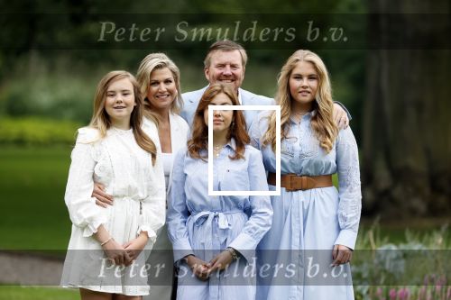 Den Haag  17 juli 2020
Koninklijk fotouurtje in de tuin van Huis ten Bosch . Vanwege corona was er veel minder pers uitgenodigd dan andere jaren. Aanwezig koning Willem Alexander Koningina Maxima en de prinsessen Amalia Alexia en Ariane .