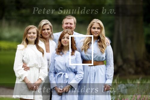 Den Haag  17 juli 2020
Koninklijk fotouurtje in de tuin van Huis ten Bosch . Vanwege corona was er veel minder pers uitgenodigd dan andere jaren. Aanwezig koning Willem Alexander Koningina Maxima en de prinsessen Amalia Alexia en Ariane .