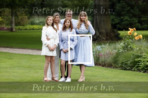 Den Haag  17 juli 2020
Koninklijk fotouurtje in de tuin van Huis ten Bosch . Vanwege corona was er veel minder pers uitgenodigd dan andere jaren. Aanwezig koning Willem Alexander Koningina Maxima en de prinsessen Amalia Alexia en Ariane .