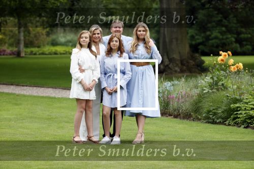 Den Haag  17 juli 2020
Koninklijk fotouurtje in de tuin van Huis ten Bosch . Vanwege corona was er veel minder pers uitgenodigd dan andere jaren. Aanwezig koning Willem Alexander Koningina Maxima en de prinsessen Amalia Alexia en Ariane .