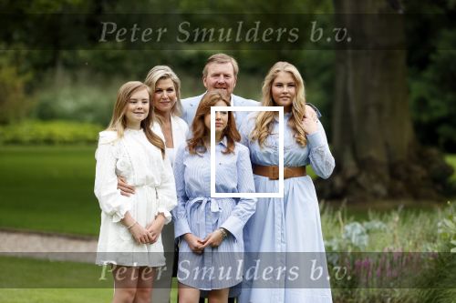 Den Haag  17 juli 2020
Koninklijk fotouurtje in de tuin van Huis ten Bosch . Vanwege corona was er veel minder pers uitgenodigd dan andere jaren. Aanwezig koning Willem Alexander Koningina Maxima en de prinsessen Amalia Alexia en Ariane .