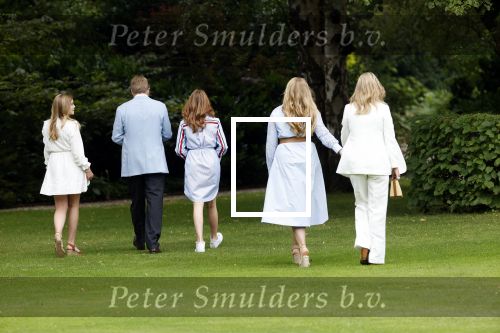Den Haag  17 juli 2020
Koninklijk fotouurtje in de tuin van Huis ten Bosch . Vanwege corona was er veel minder pers uitgenodigd dan andere jaren. Aanwezig koning Willem Alexander Koningina Maxima en de prinsessen Amalia Alexia en Ariane .
