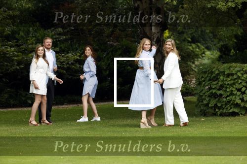 Den Haag  17 juli 2020
Koninklijk fotouurtje in de tuin van Huis ten Bosch . Vanwege corona was er veel minder pers uitgenodigd dan andere jaren. Aanwezig koning Willem Alexander Koningina Maxima en de prinsessen Amalia Alexia en Ariane .