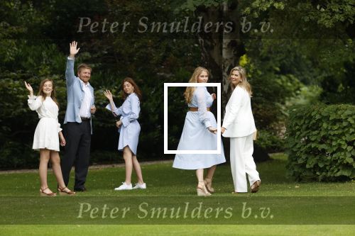 Den Haag  17 juli 2020
Koninklijk fotouurtje in de tuin van Huis ten Bosch . Vanwege corona was er veel minder pers uitgenodigd dan andere jaren. Aanwezig koning Willem Alexander Koningina Maxima en de prinsessen Amalia Alexia en Ariane .