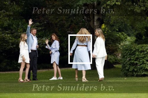 Den Haag  17 juli 2020
Koninklijk fotouurtje in de tuin van Huis ten Bosch . Vanwege corona was er veel minder pers uitgenodigd dan andere jaren. Aanwezig koning Willem Alexander Koningina Maxima en de prinsessen Amalia Alexia en Ariane .