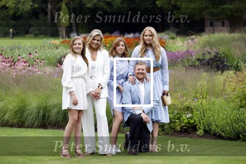 Den Haag  17 juli 2020
Koninklijk fotouurtje in de tuin van Huis ten Bosch . Vanwege corona was er veel minder pers uitgenodigd dan andere jaren. Aanwezig koning Willem Alexander Koningina Maxima en de prinsessen Amalia Alexia en Ariane .