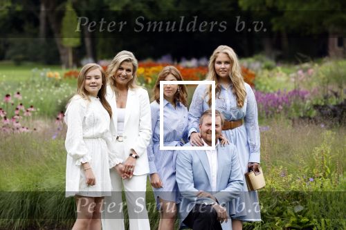 Den Haag  17 juli 2020
Koninklijk fotouurtje in de tuin van Huis ten Bosch . Vanwege corona was er veel minder pers uitgenodigd dan andere jaren. Aanwezig koning Willem Alexander Koningina Maxima en de prinsessen Amalia Alexia en Ariane .