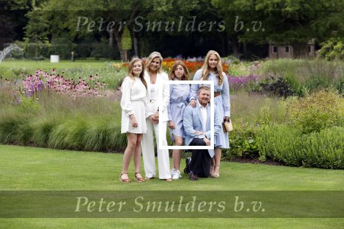 Den Haag  17 juli 2020
Koninklijk fotouurtje in de tuin van Huis ten Bosch . Vanwege corona was er veel minder pers uitgenodigd dan andere jaren. Aanwezig koning Willem Alexander Koningina Maxima en de prinsessen Amalia Alexia en Ariane .