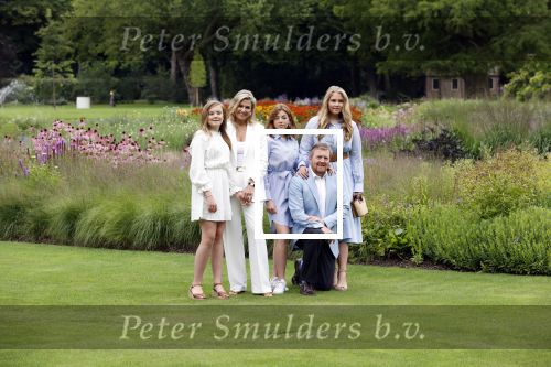 Den Haag  17 juli 2020
Koninklijk fotouurtje in de tuin van Huis ten Bosch . Vanwege corona was er veel minder pers uitgenodigd dan andere jaren. Aanwezig koning Willem Alexander Koningina Maxima en de prinsessen Amalia Alexia en Ariane .