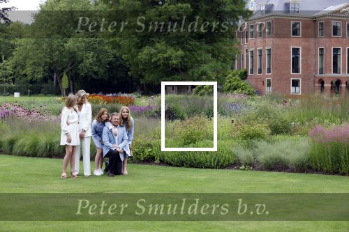 Den Haag  17 juli 2020
Koninklijk fotouurtje in de tuin van Huis ten Bosch . Vanwege corona was er veel minder pers uitgenodigd dan andere jaren. Aanwezig koning Willem Alexander Koningina Maxima en de prinsessen Amalia Alexia en Ariane .
