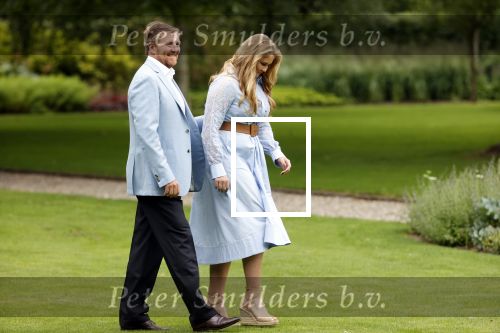 Den Haag  17 juli 2020
Koninklijk fotouurtje in de tuin van Huis ten Bosch . Vanwege corona was er veel minder pers uitgenodigd dan andere jaren. Aanwezig koning Willem Alexander Koningina Maxima en de prinsessen Amalia Alexia en Ariane .