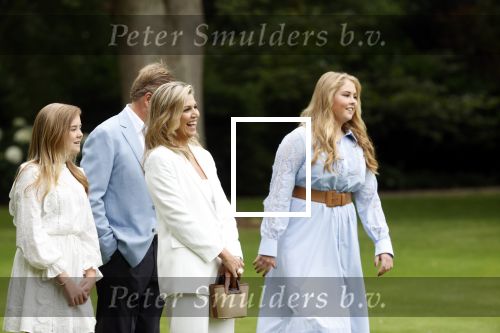 Den Haag  17 juli 2020
Koninklijk fotouurtje in de tuin van Huis ten Bosch . Vanwege corona was er veel minder pers uitgenodigd dan andere jaren. Aanwezig koning Willem Alexander Koningina Maxima en de prinsessen Amalia Alexia en Ariane .