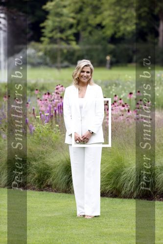 Den Haag  17 juli 2020
Koninklijk fotouurtje in de tuin van Huis ten Bosch . Vanwege corona was er veel minder pers uitgenodigd dan andere jaren. Aanwezig koning Willem Alexander Koningina Maxima en de prinsessen Amalia Alexia en Ariane .