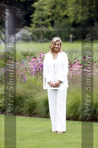 Den Haag  17 juli 2020
Koninklijk fotouurtje in de tuin van Huis ten Bosch . Vanwege corona was er veel minder pers uitgenodigd dan andere jaren. Aanwezig koning Willem Alexander Koningina Maxima en de prinsessen Amalia Alexia en Ariane .