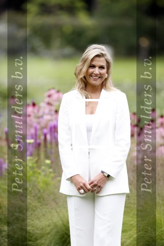 Den Haag  17 juli 2020
Koninklijk fotouurtje in de tuin van Huis ten Bosch . Vanwege corona was er veel minder pers uitgenodigd dan andere jaren. Aanwezig koning Willem Alexander Koningina Maxima en de prinsessen Amalia Alexia en Ariane .