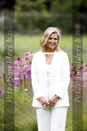 Den Haag  17 juli 2020
Koninklijk fotouurtje in de tuin van Huis ten Bosch . Vanwege corona was er veel minder pers uitgenodigd dan andere jaren. Aanwezig koning Willem Alexander Koningina Maxima en de prinsessen Amalia Alexia en Ariane .