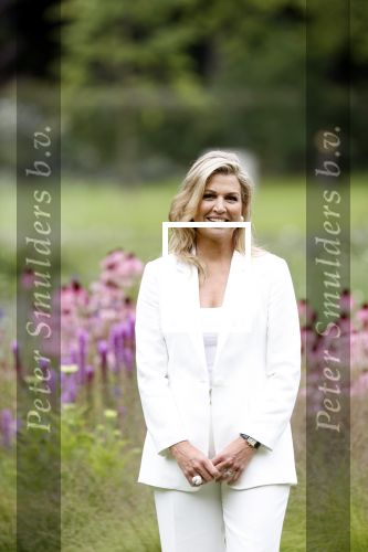 Den Haag  17 juli 2020
Koninklijk fotouurtje in de tuin van Huis ten Bosch . Vanwege corona was er veel minder pers uitgenodigd dan andere jaren. Aanwezig koning Willem Alexander Koningina Maxima en de prinsessen Amalia Alexia en Ariane .