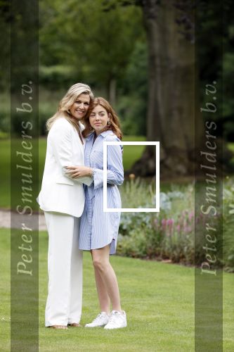 Den Haag  17 juli 2020
Koninklijk fotouurtje in de tuin van Huis ten Bosch . Vanwege corona was er veel minder pers uitgenodigd dan andere jaren. Aanwezig koning Willem Alexander Koningina Maxima en de prinsessen Amalia Alexia en Ariane .