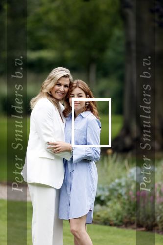 Den Haag  17 juli 2020
Koninklijk fotouurtje in de tuin van Huis ten Bosch . Vanwege corona was er veel minder pers uitgenodigd dan andere jaren. Aanwezig koning Willem Alexander Koningina Maxima en de prinsessen Amalia Alexia en Ariane .