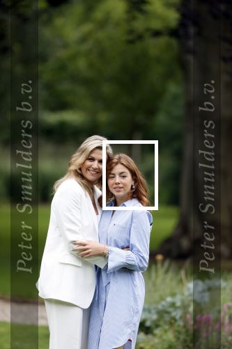 Den Haag  17 juli 2020
Koninklijk fotouurtje in de tuin van Huis ten Bosch . Vanwege corona was er veel minder pers uitgenodigd dan andere jaren. Aanwezig koning Willem Alexander Koningina Maxima en de prinsessen Amalia Alexia en Ariane .