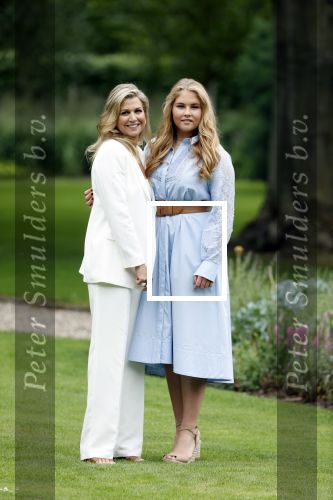 Den Haag  17 juli 2020
Koninklijk fotouurtje in de tuin van Huis ten Bosch . Vanwege corona was er veel minder pers uitgenodigd dan andere jaren. Aanwezig koning Willem Alexander Koningina Maxima en de prinsessen Amalia Alexia en Ariane .
