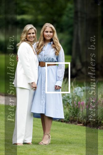 Den Haag  17 juli 2020
Koninklijk fotouurtje in de tuin van Huis ten Bosch . Vanwege corona was er veel minder pers uitgenodigd dan andere jaren. Aanwezig koning Willem Alexander Koningina Maxima en de prinsessen Amalia Alexia en Ariane .