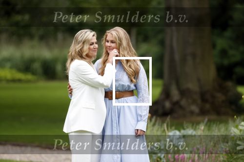 Den Haag  17 juli 2020
Koninklijk fotouurtje in de tuin van Huis ten Bosch . Vanwege corona was er veel minder pers uitgenodigd dan andere jaren. Aanwezig koning Willem Alexander Koningina Maxima en de prinsessen Amalia Alexia en Ariane .