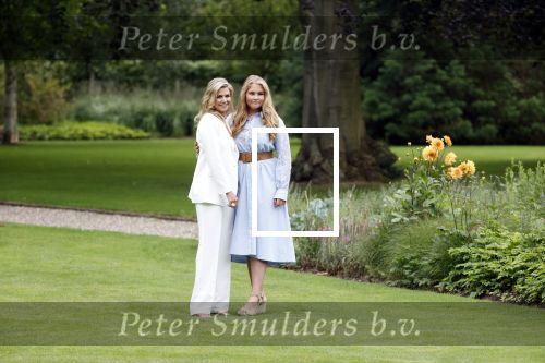 Den Haag  17 juli 2020
Koninklijk fotouurtje in de tuin van Huis ten Bosch . Vanwege corona was er veel minder pers uitgenodigd dan andere jaren. Aanwezig koning Willem Alexander Koningina Maxima en de prinsessen Amalia Alexia en Ariane .
