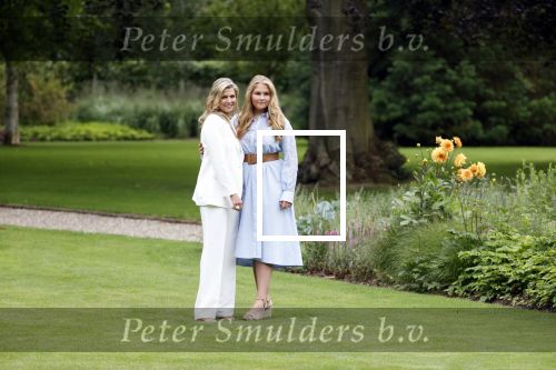 Den Haag  17 juli 2020
Koninklijk fotouurtje in de tuin van Huis ten Bosch . Vanwege corona was er veel minder pers uitgenodigd dan andere jaren. Aanwezig koning Willem Alexander Koningina Maxima en de prinsessen Amalia Alexia en Ariane .