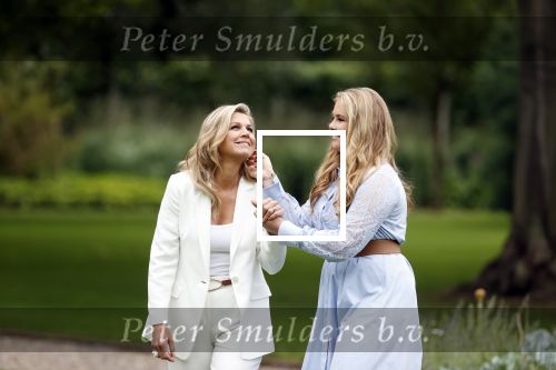 Den Haag  17 juli 2020
Koninklijk fotouurtje in de tuin van Huis ten Bosch . Vanwege corona was er veel minder pers uitgenodigd dan andere jaren. Aanwezig koning Willem Alexander Koningina Maxima en de prinsessen Amalia Alexia en Ariane .