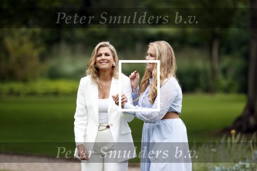 Den Haag  17 juli 2020
Koninklijk fotouurtje in de tuin van Huis ten Bosch . Vanwege corona was er veel minder pers uitgenodigd dan andere jaren. Aanwezig koning Willem Alexander Koningina Maxima en de prinsessen Amalia Alexia en Ariane .