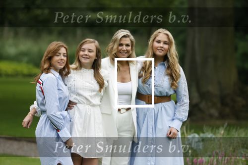 Den Haag  17 juli 2020
Koninklijk fotouurtje in de tuin van Huis ten Bosch . Vanwege corona was er veel minder pers uitgenodigd dan andere jaren. Aanwezig koning Willem Alexander Koningina Maxima en de prinsessen Amalia Alexia en Ariane .